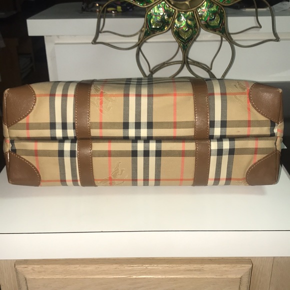 AUTHENTIC VINTAGE BURBERRY TOTE - Picture 7 of 16